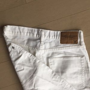 Straight high waisted white jeans❤️